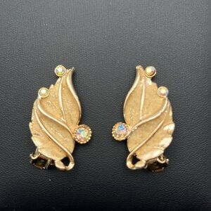 Beautiful gold tone leaf vintage clip on earring AB iridescent rhinestones